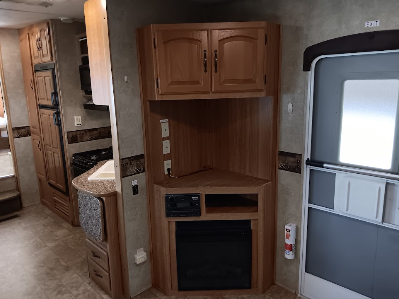 379 Cr - Photo 2 of 22