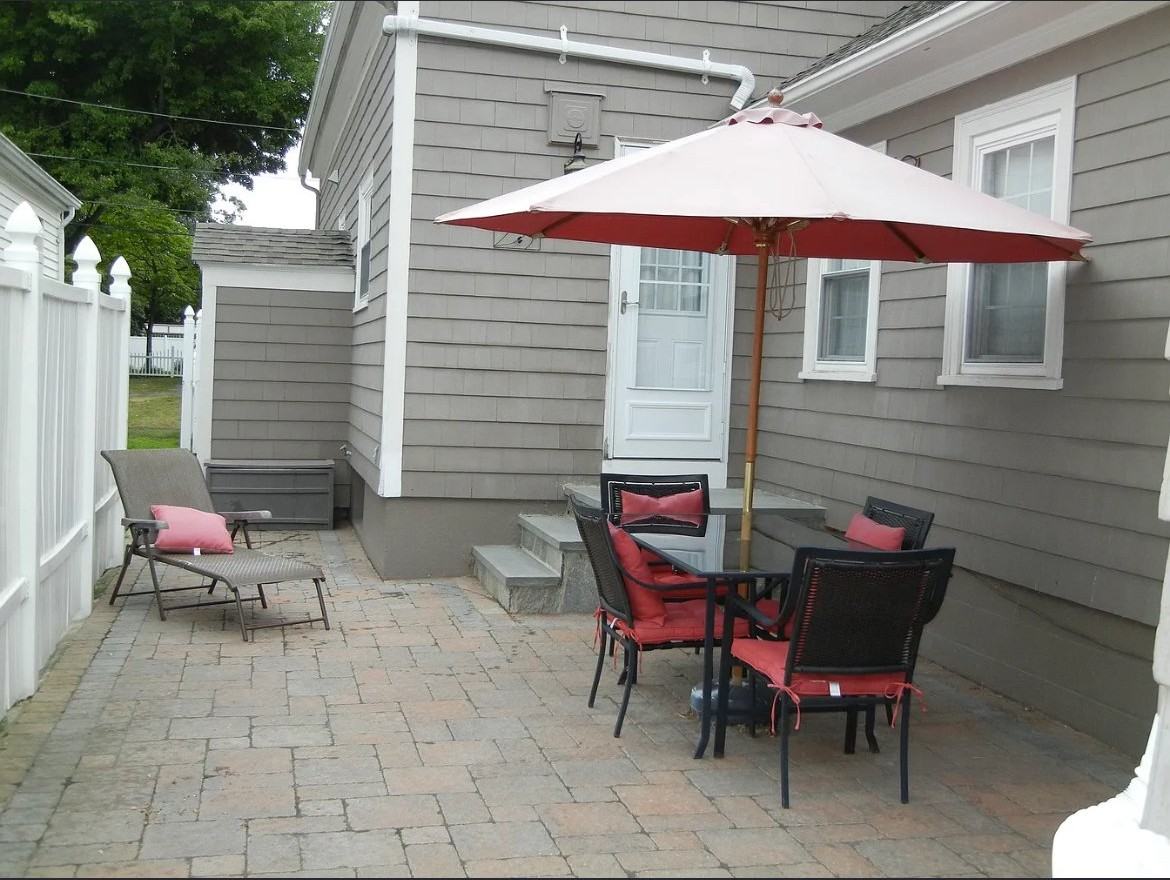 244 Aqueduct Rd - Photo 2 of 11