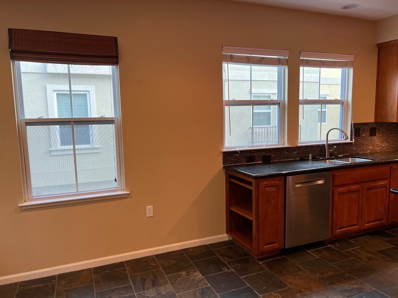 1038 Morse Ave - Photo 7 of 42