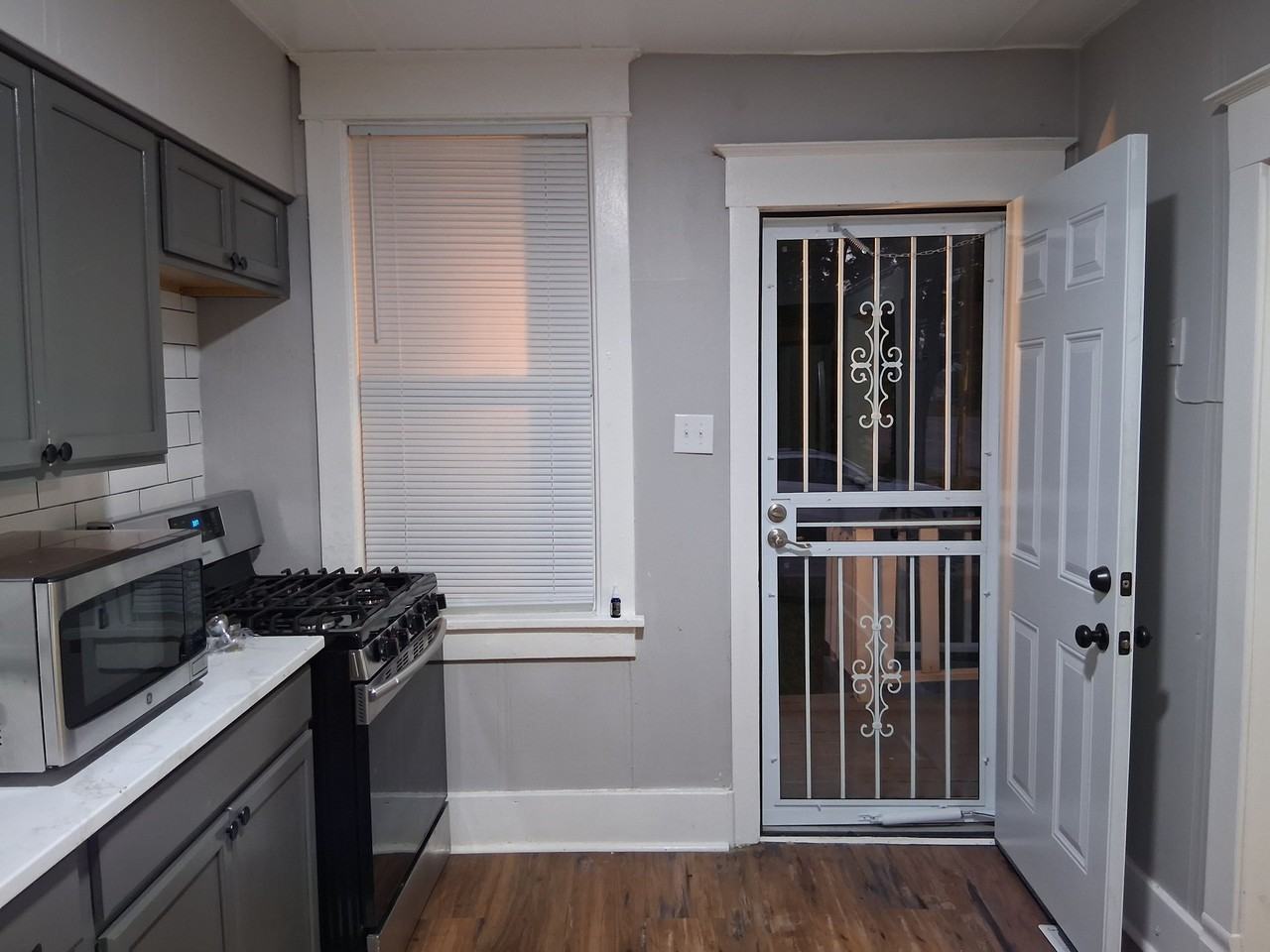312 W Mcclure Ave - Photo 2 of 26