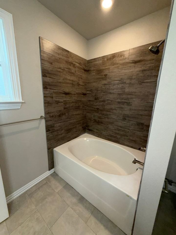 527 Wrigley Ln - Photo 4 of 19