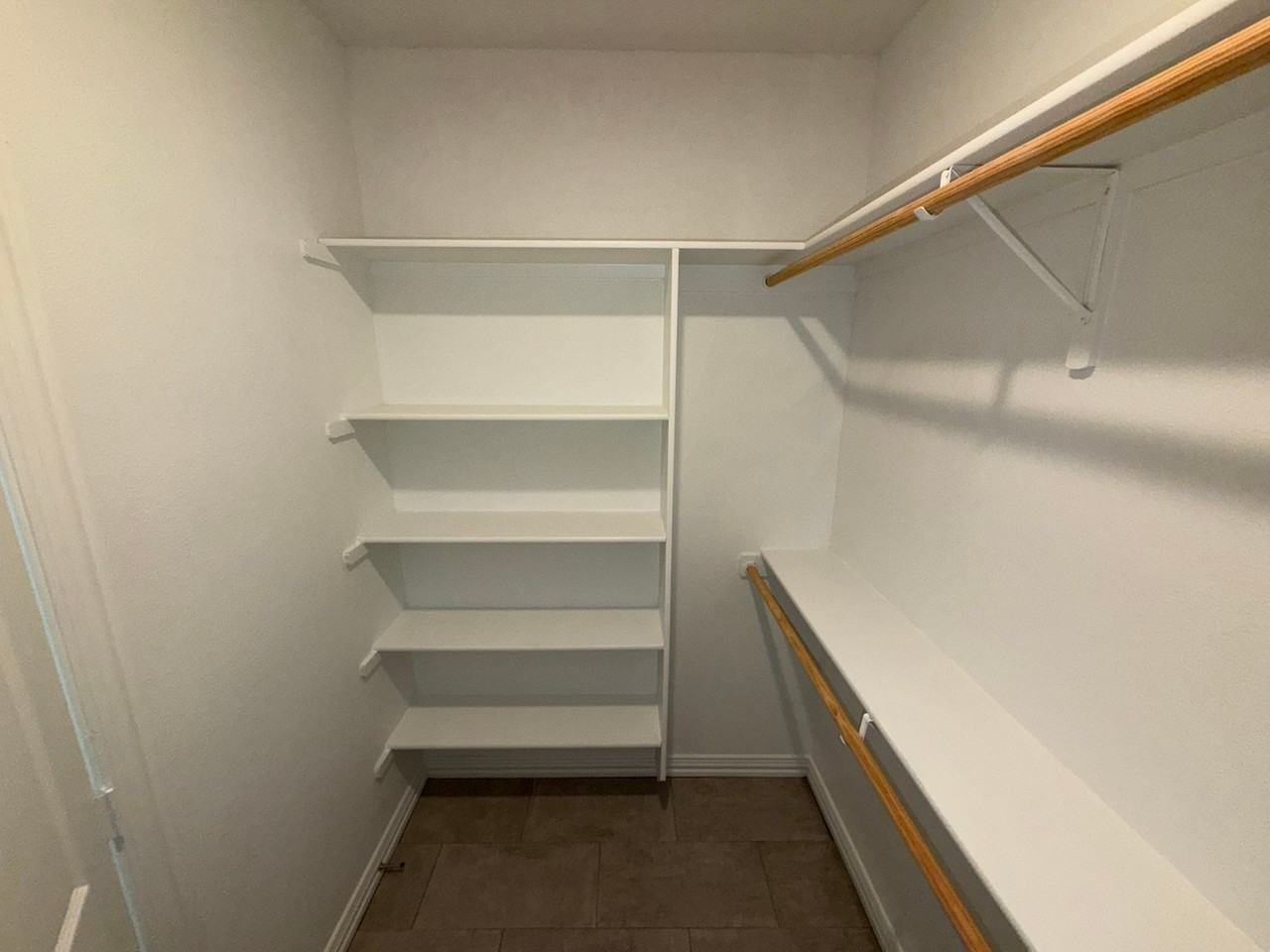 527 Wrigley Ln - Photo 5 of 19