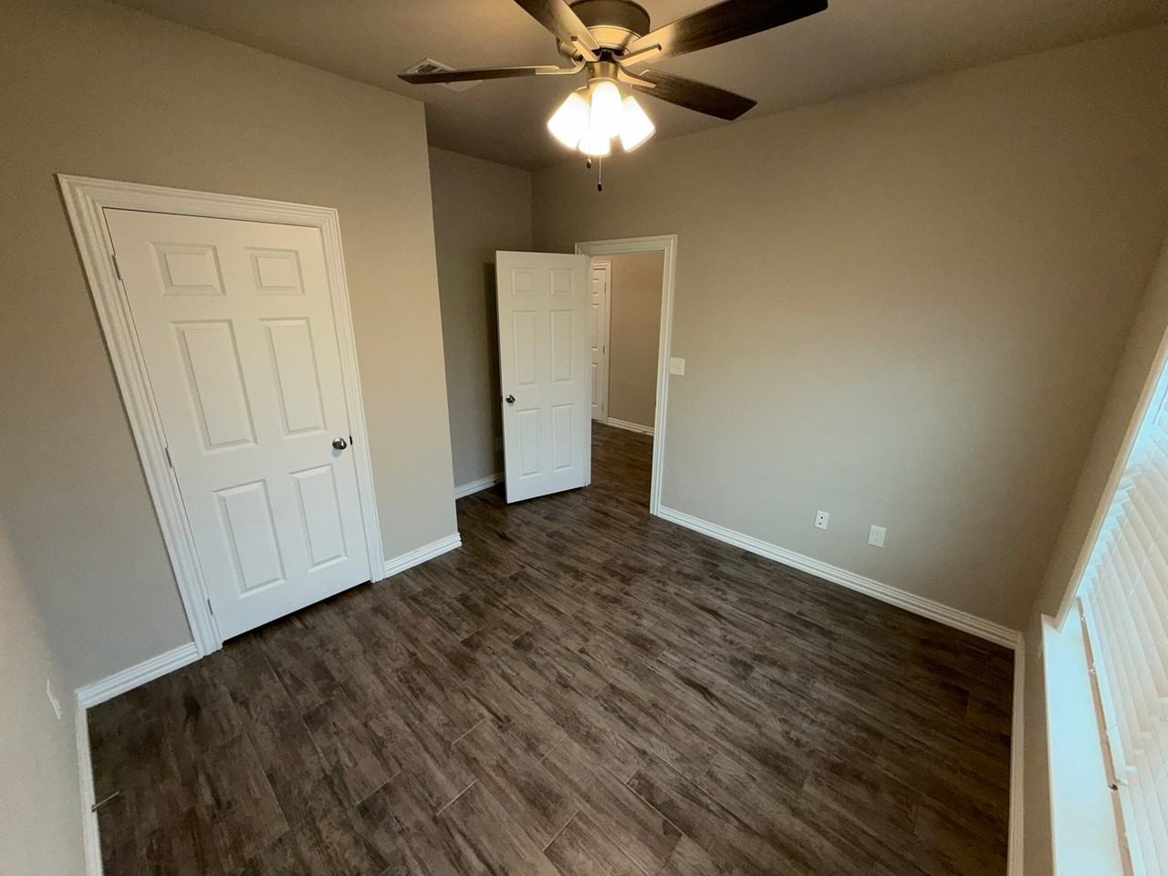 527 Wrigley Ln - Photo 6 of 19