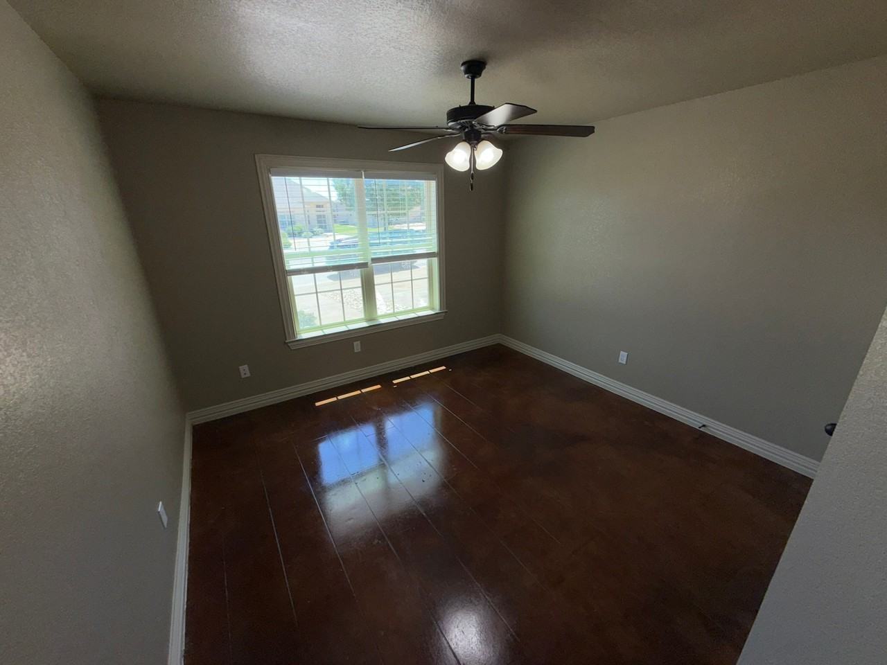 606 Ferrara Circle - Photo 5 of 14