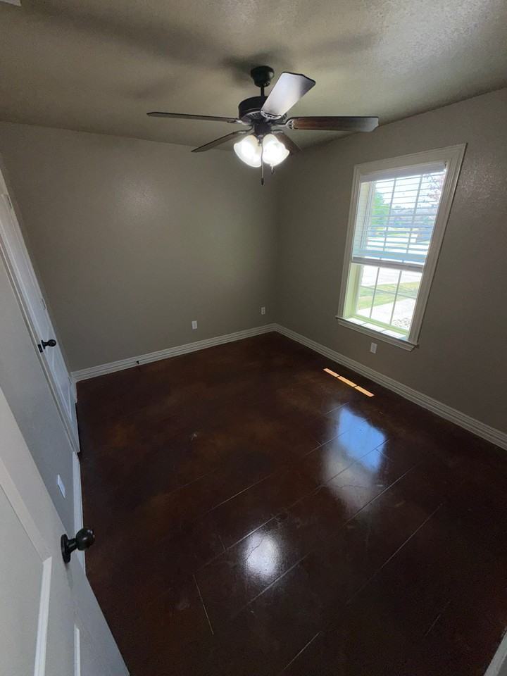 606 Ferrara Circle - Photo 6 of 14