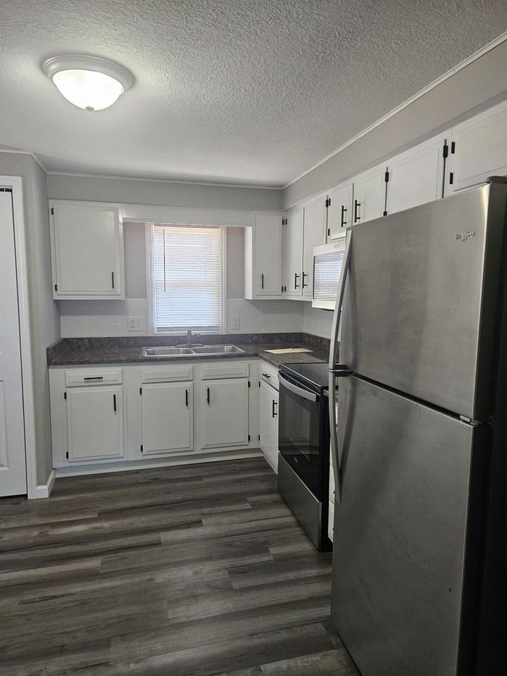 408 Troy Rd #C - Photo 3 of 50