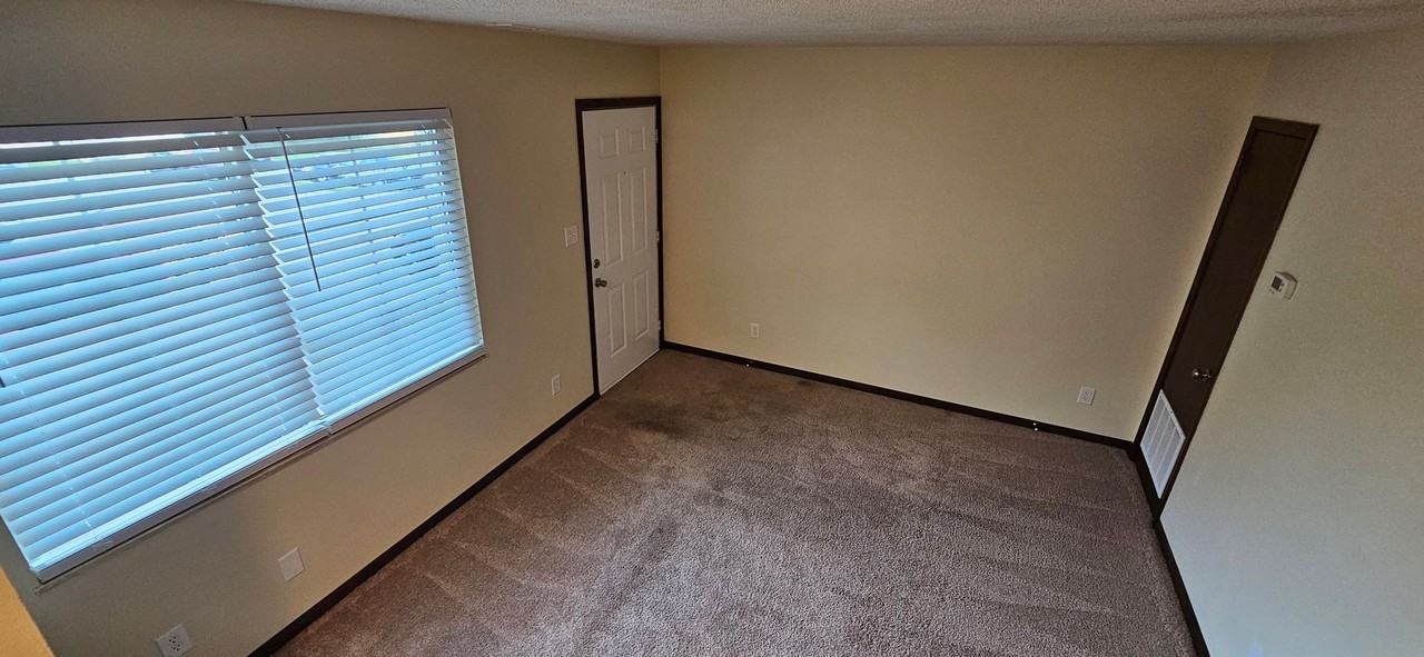 109 Whispering Pines Way #5 - Photo 3 of 8
