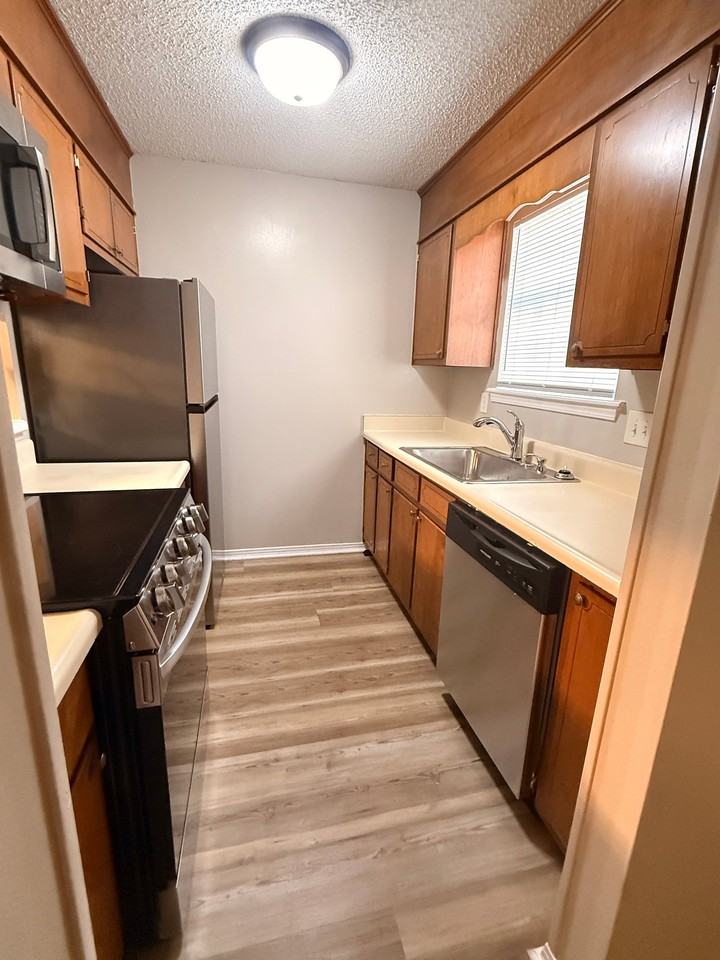 7703 Kipling St #D - Photo 2 of 12