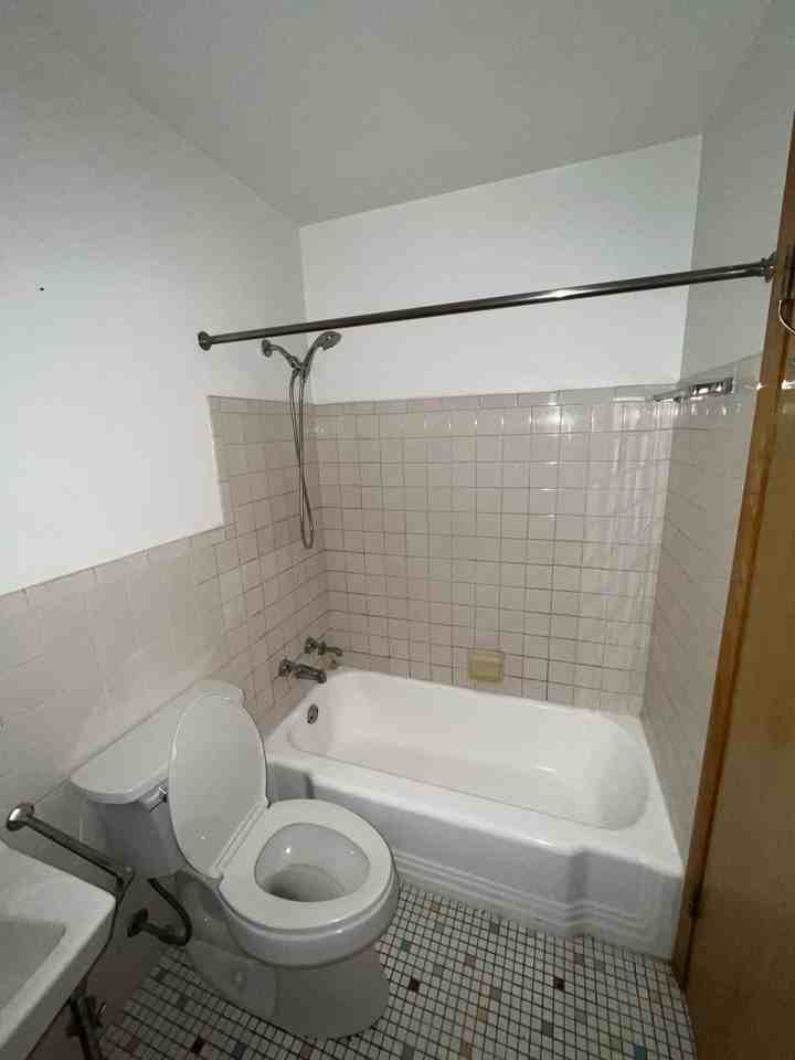 4120 N California Ave #2B - Photo 3 of 7