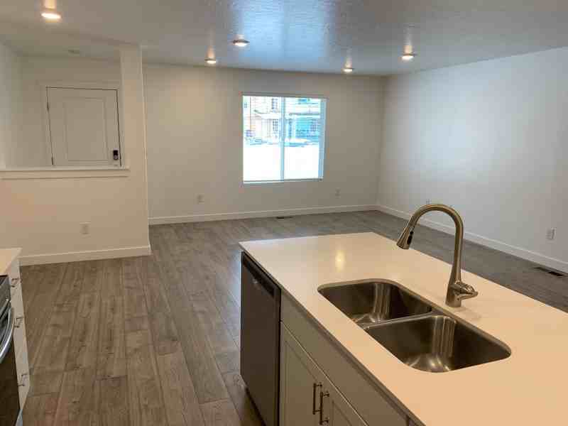 387 N Mooring Ln - Photo 5 of 19