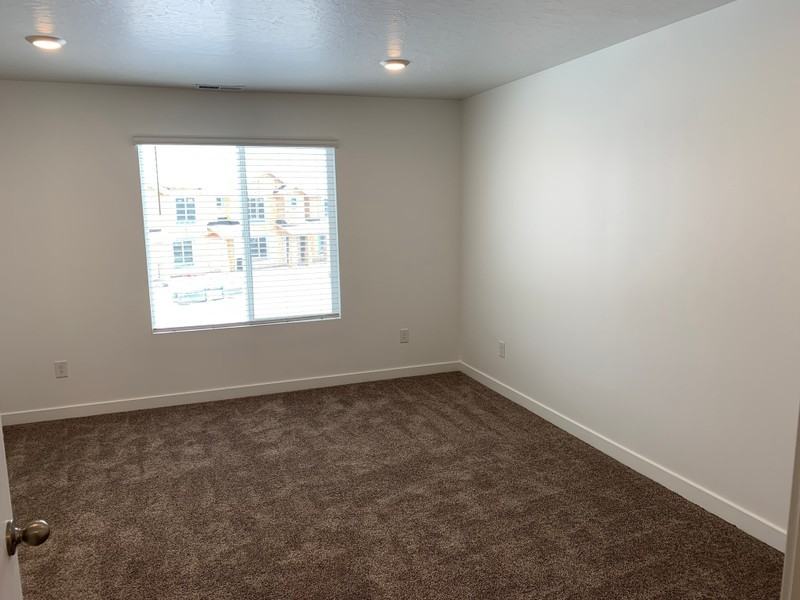 387 N Mooring Ln - Photo 7 of 19