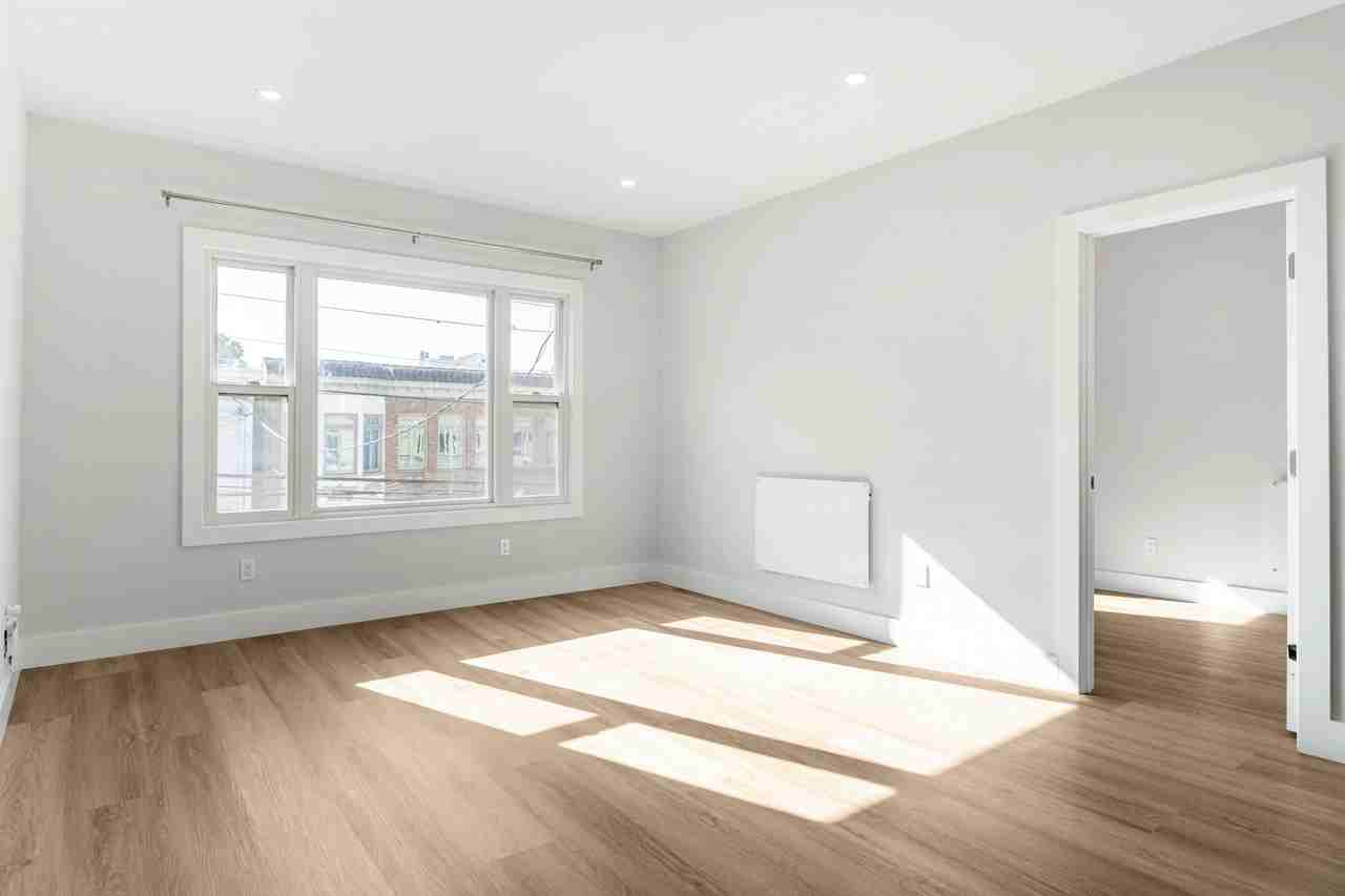 3014 Steiner St - Photo 7 of 32