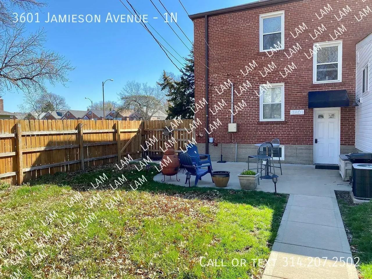 3601 Jamieson Ave #1N - Photo 3 of 9