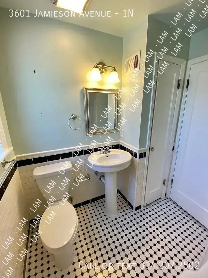 3601 Jamieson Ave #1N - Photo 6 of 9