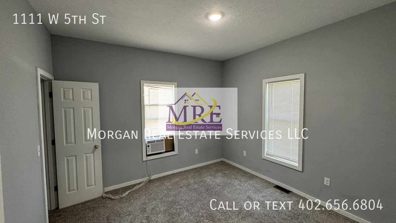 1111 W 5th St - Photo 2 of 8