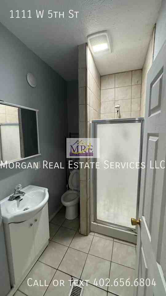 1111 W 5th St - Photo 3 of 8