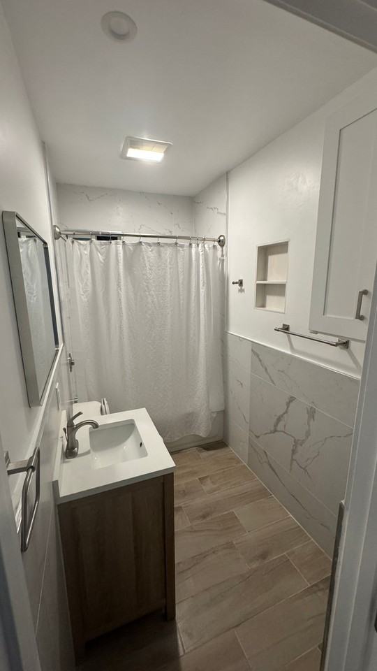 3667 3/4 W 108th St #ADU - Photo 6 of 7