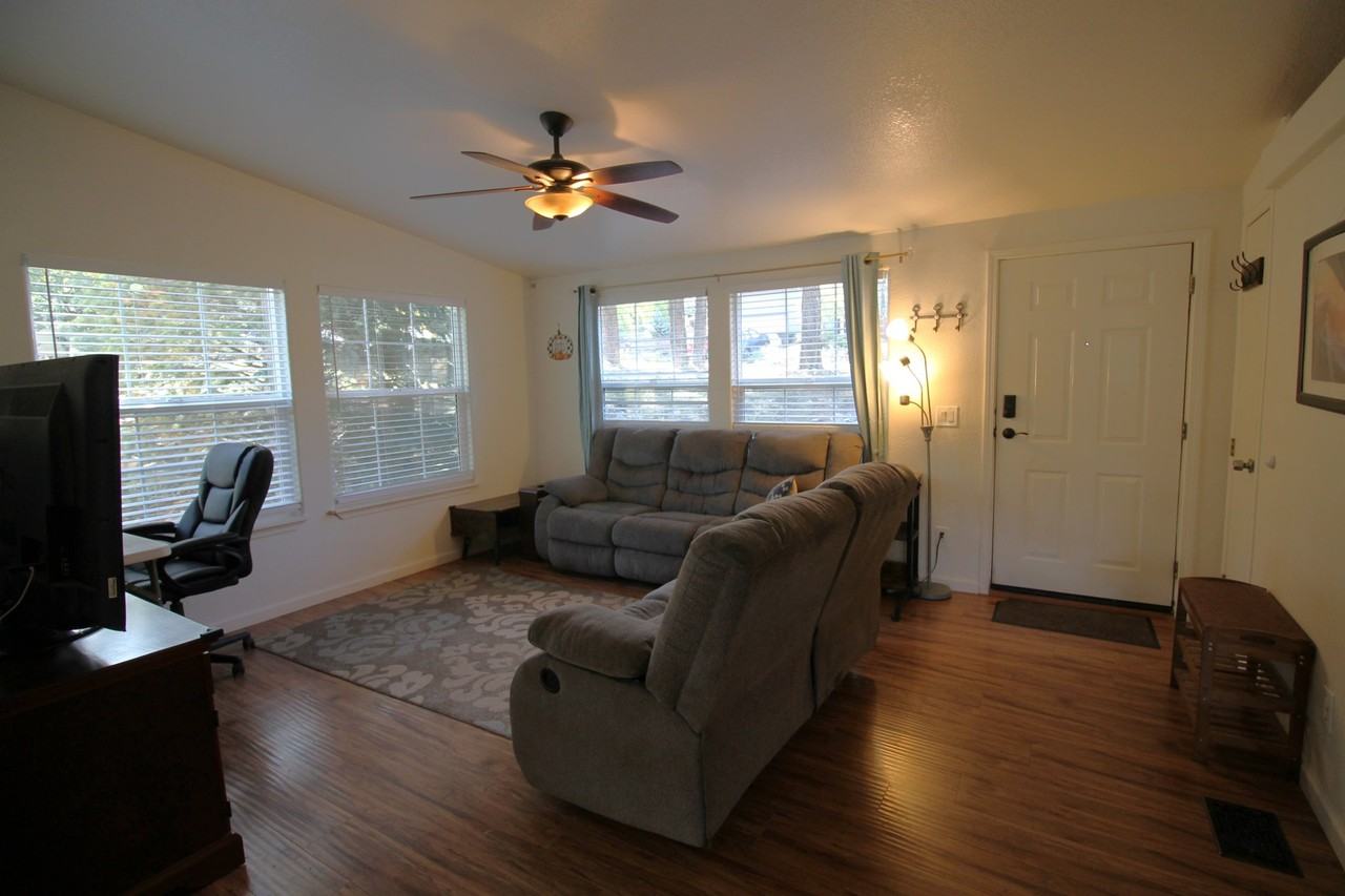 120 E Pauline Dr - Photo 2 of 19