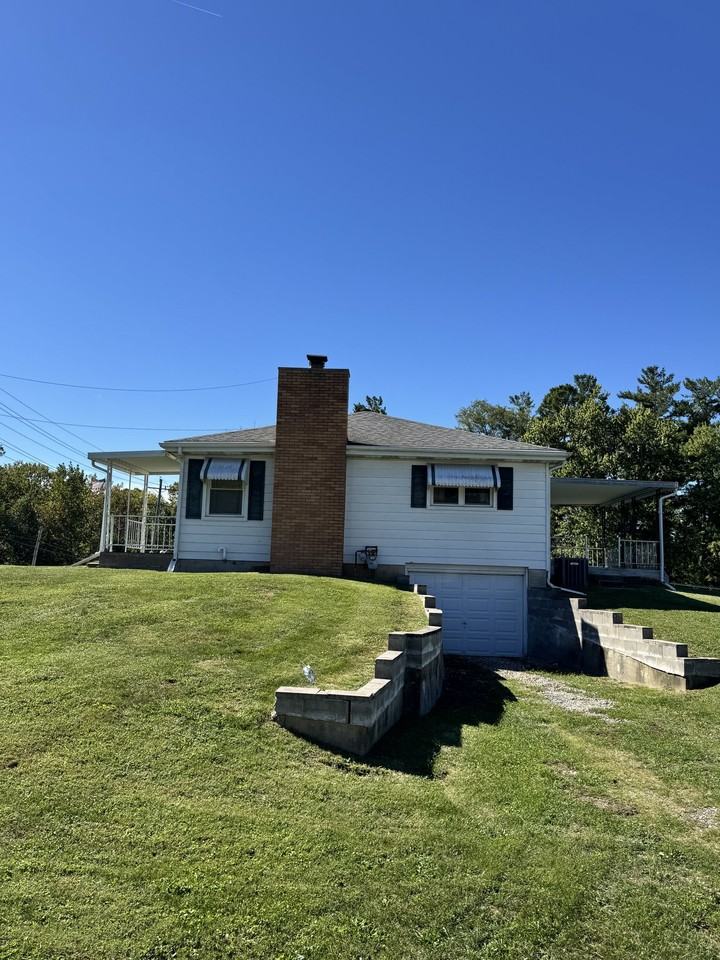 1385 E Rayletown Rd - Photo 3 of 17