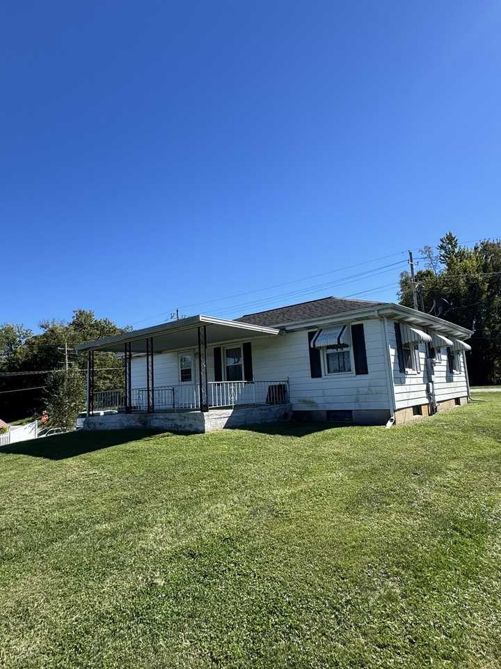 1385 E Rayletown Rd - Photo 4 of 17