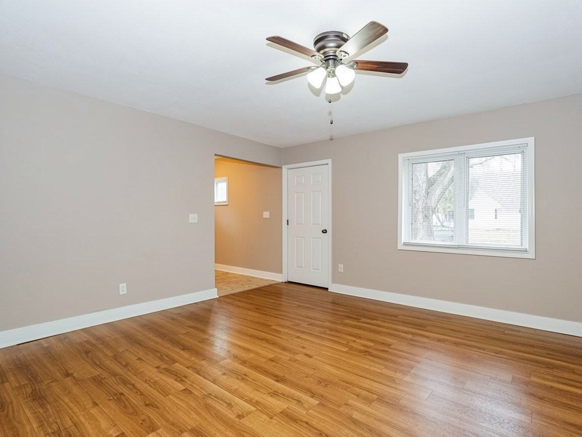 2411 Century Dr - Photo 6 of 9
