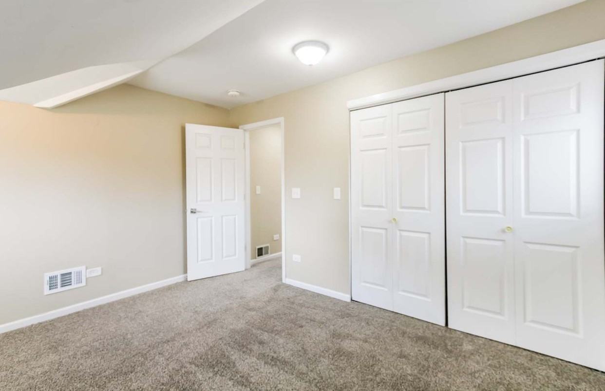 2418 N 75Th Ct Elmwood Park, Il ##Il - Photo 5 of 10