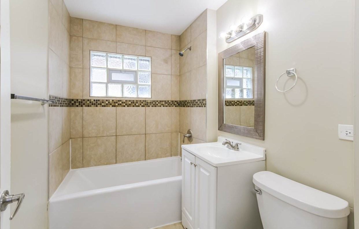 2418 N 75Th Ct Elmwood Park, Il ##Il - Photo 7 of 10