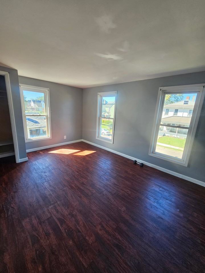 142 Notre Dame Ave - Photo 3 of 20