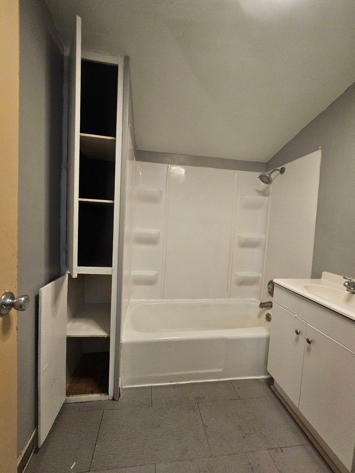 142 Notre Dame Ave - Photo 7 of 20