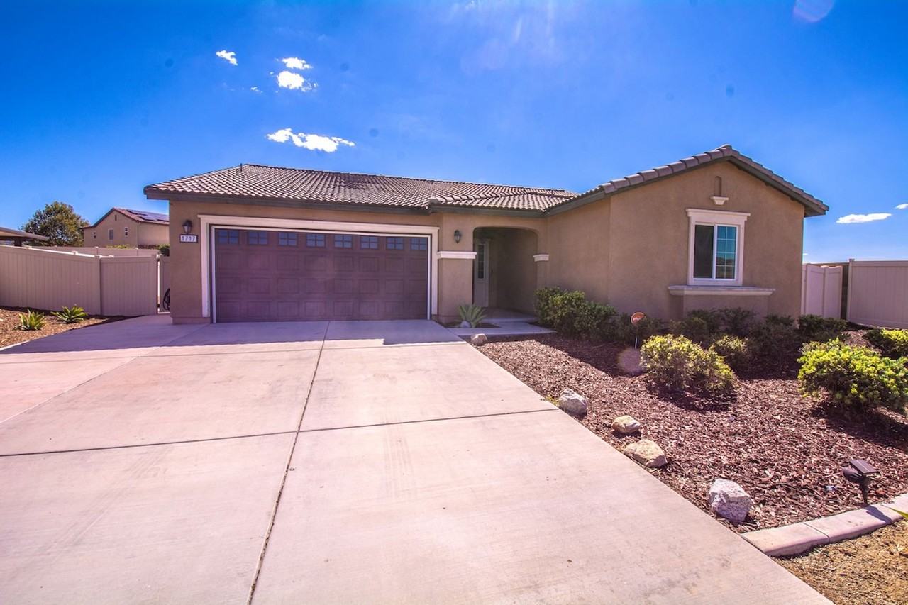 1717 Ranch View Ln - Photo 2 of 42