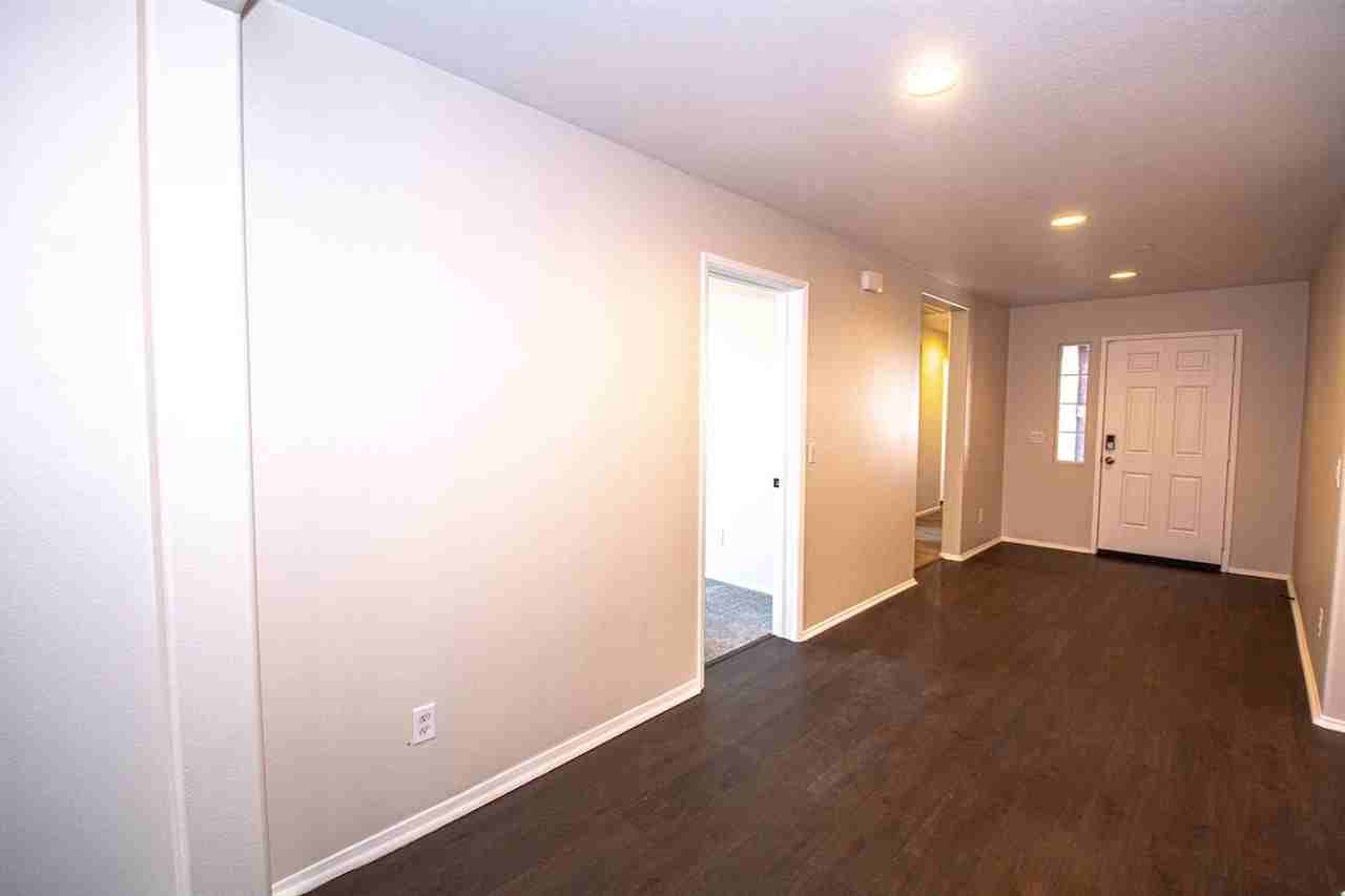 1717 Ranch View Ln - Photo 7 of 42