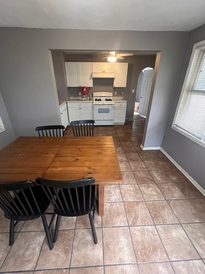 3012 Garfield Dr - Photo 4 of 8