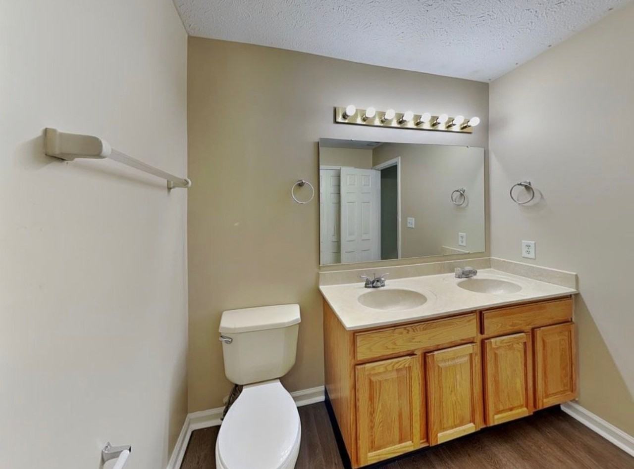 804 Green Woods Dr - Photo 3 of 11