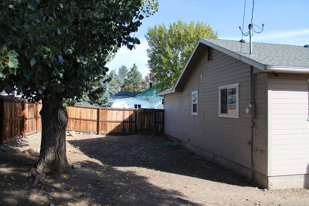 300 Stevens Ave - Photo 6 of 20