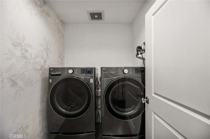22109 Bonita St - Photo 3 of 20