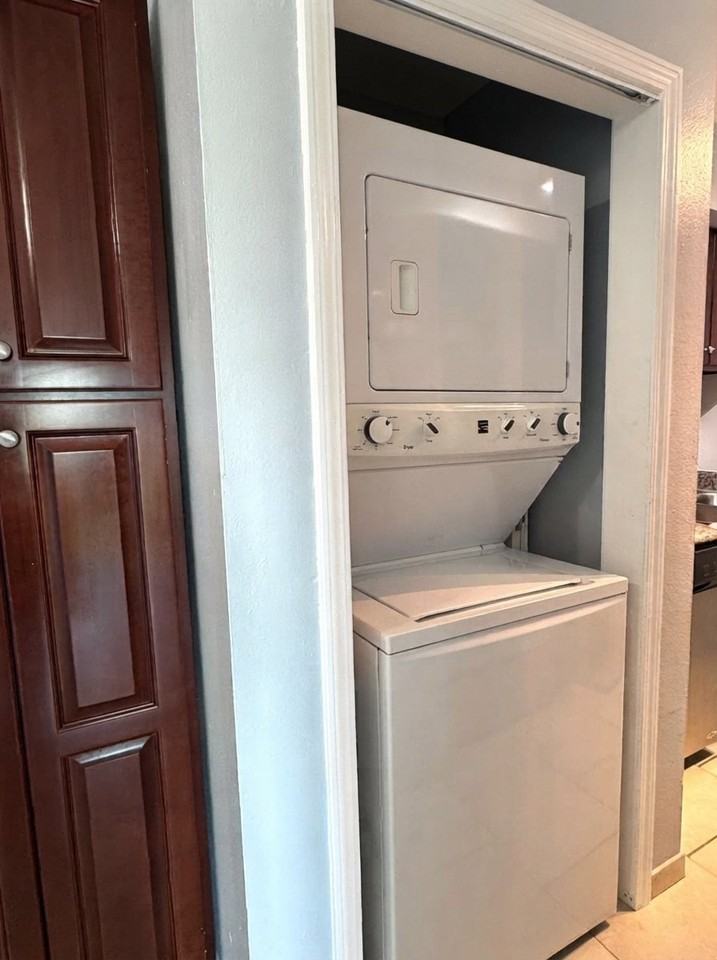 3501 Martinique Ave #D - Photo 7 of 17