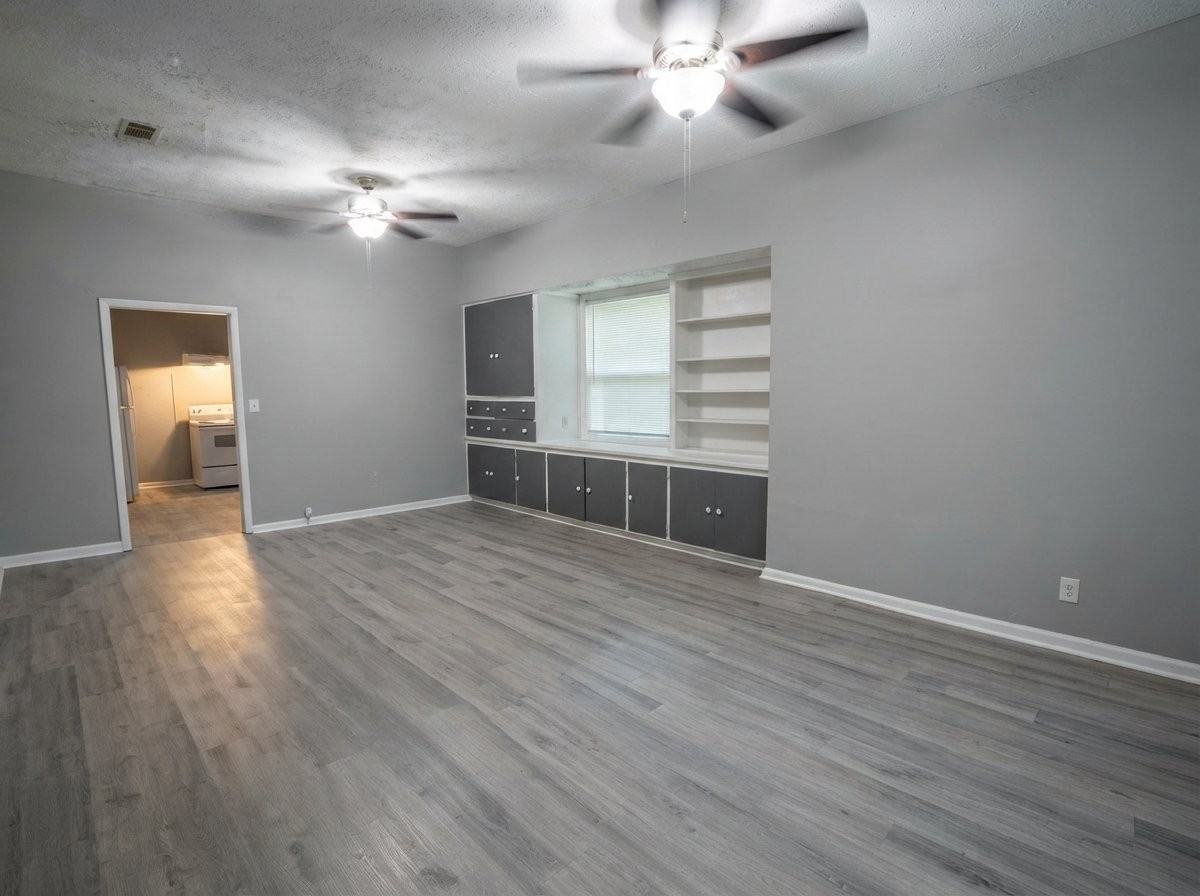 517 Jefferson St - Photo 2 of 17