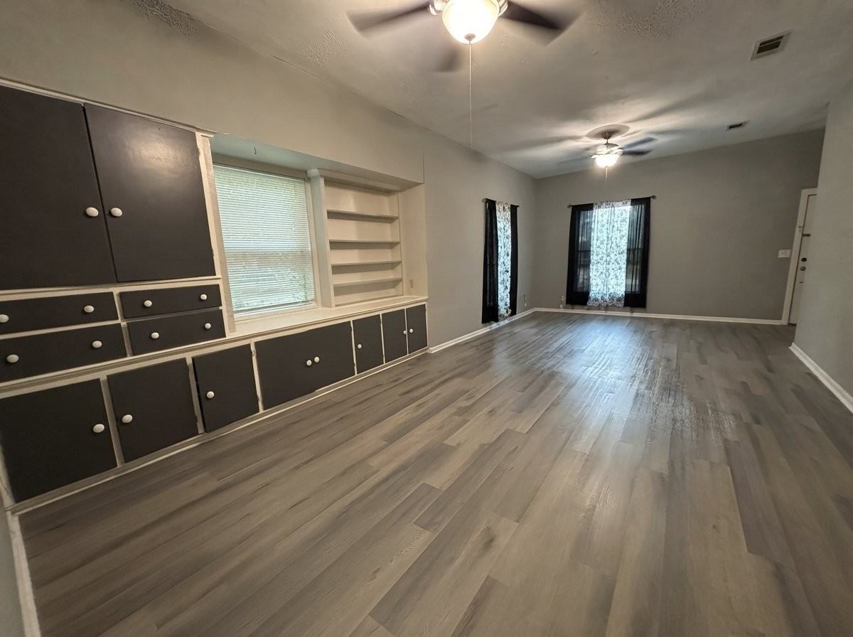 517 Jefferson St - Photo 3 of 17