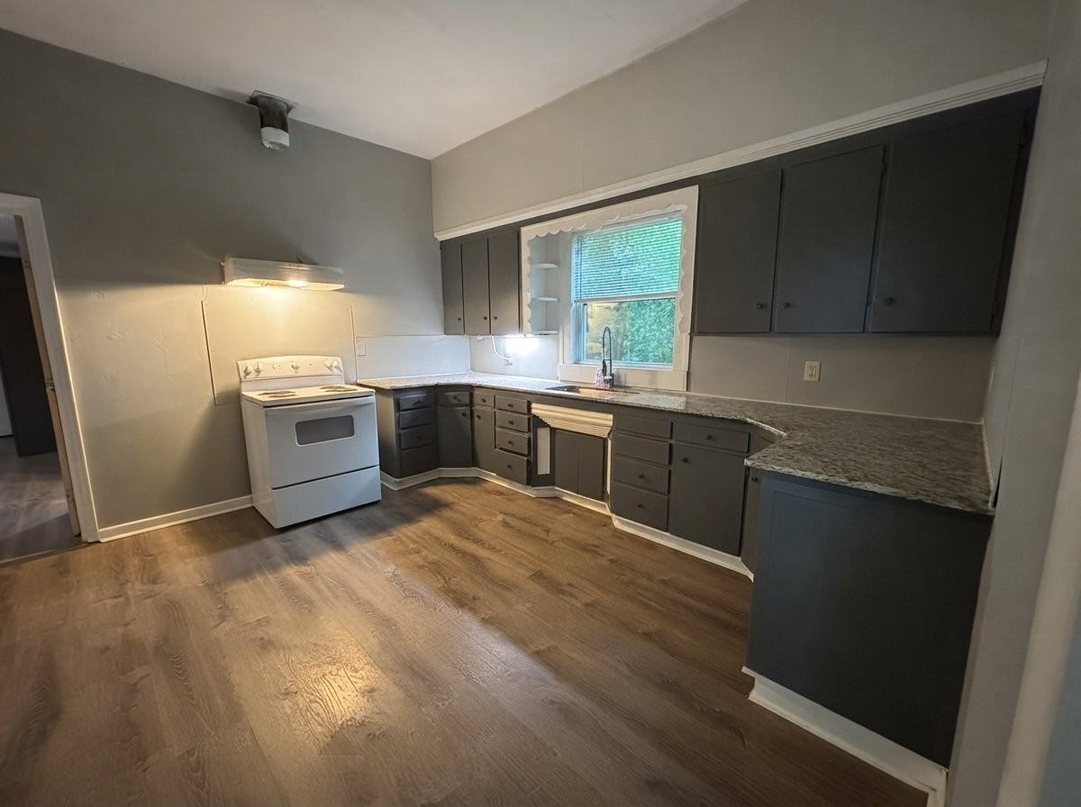 517 Jefferson St - Photo 5 of 17