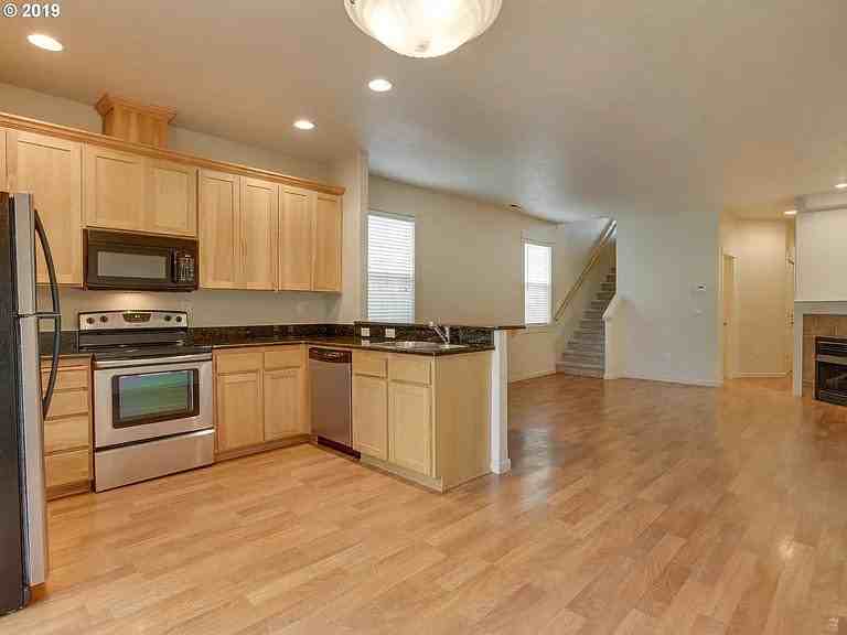 1768 Se Night Heron Way