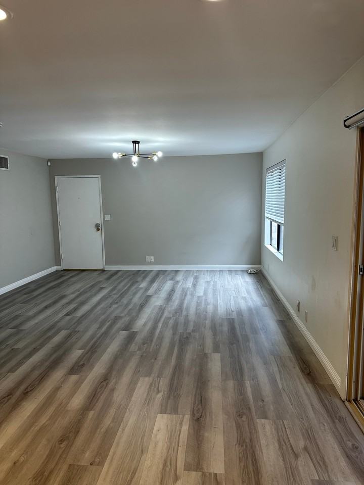8167 Laguna Ct - Photo 2 of 11