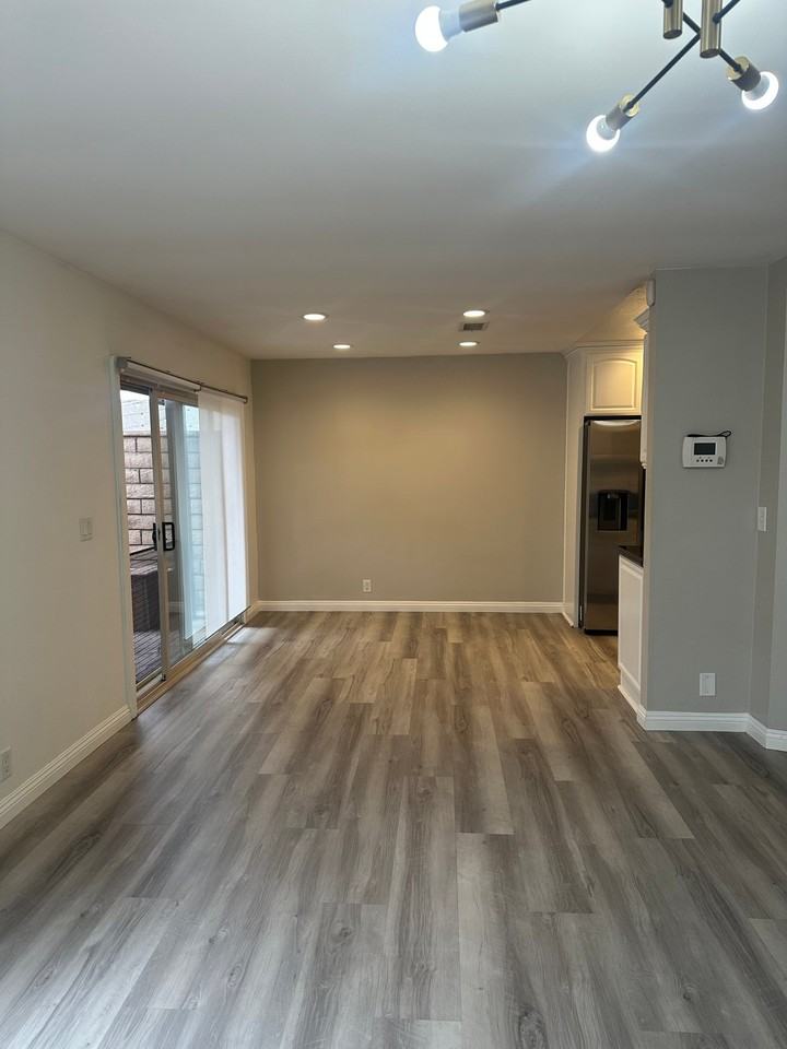 8167 Laguna Ct - Photo 3 of 11