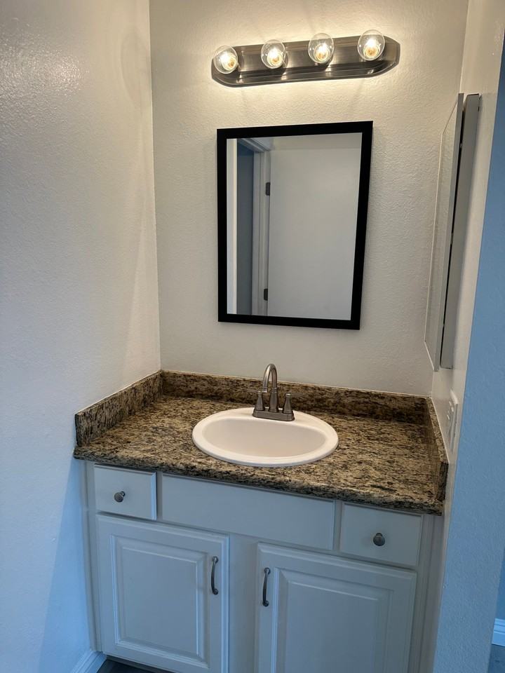 8167 Laguna Ct - Photo 5 of 11