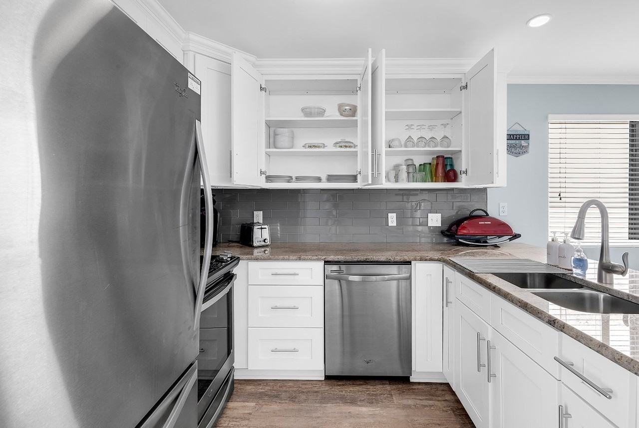 2203 S Ocean Blvd - Photo 5 of 17