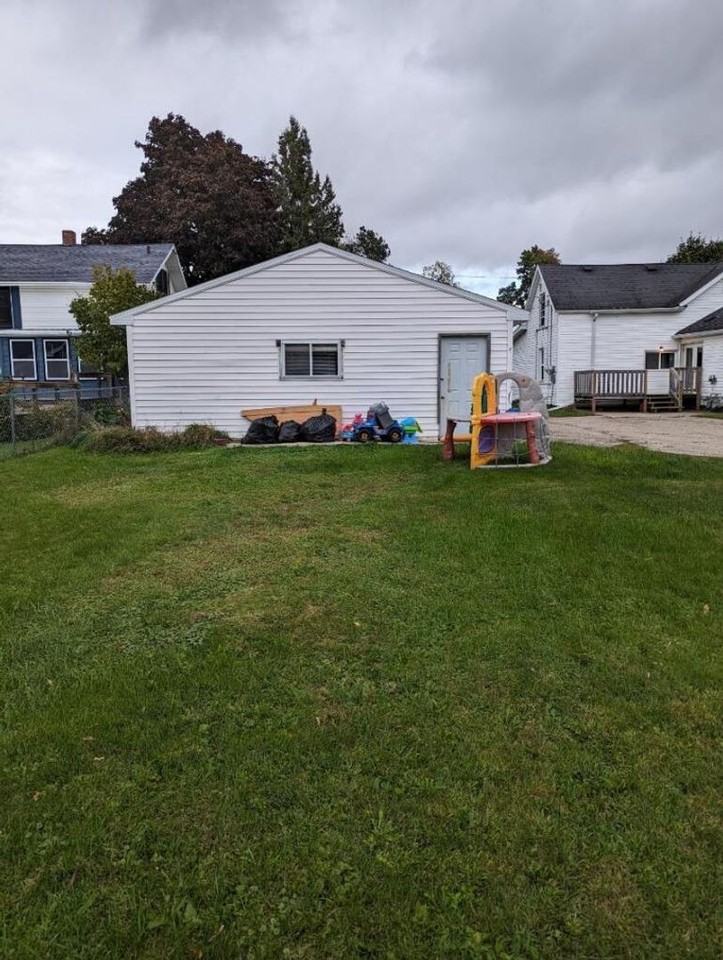 125 Colburn St - Photo 2 of 17