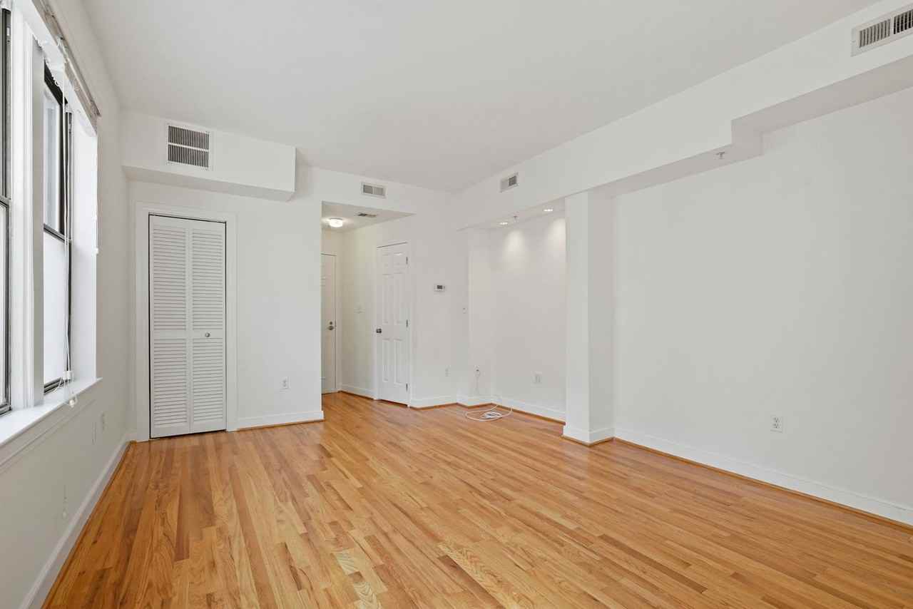 1827 Florida Ave Nw #303 - Photo 6 of 31