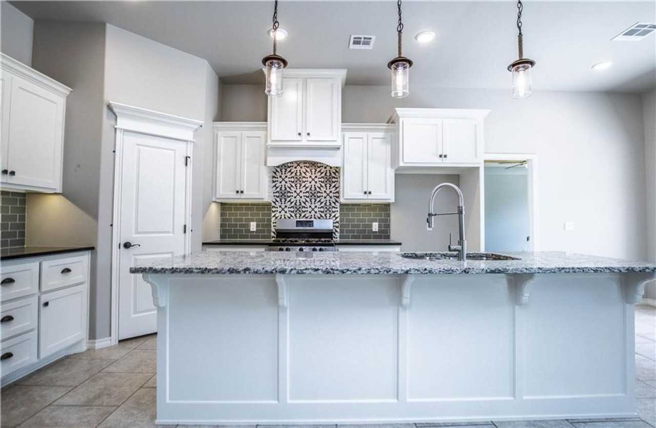 8108 Nw 160th Ter - Photo 7 of 29