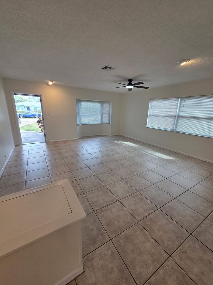 8076 24th Ave N - Photo 7 of 21