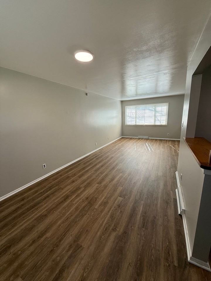 3405 Sandalwood Ln - Photo 3 of 23