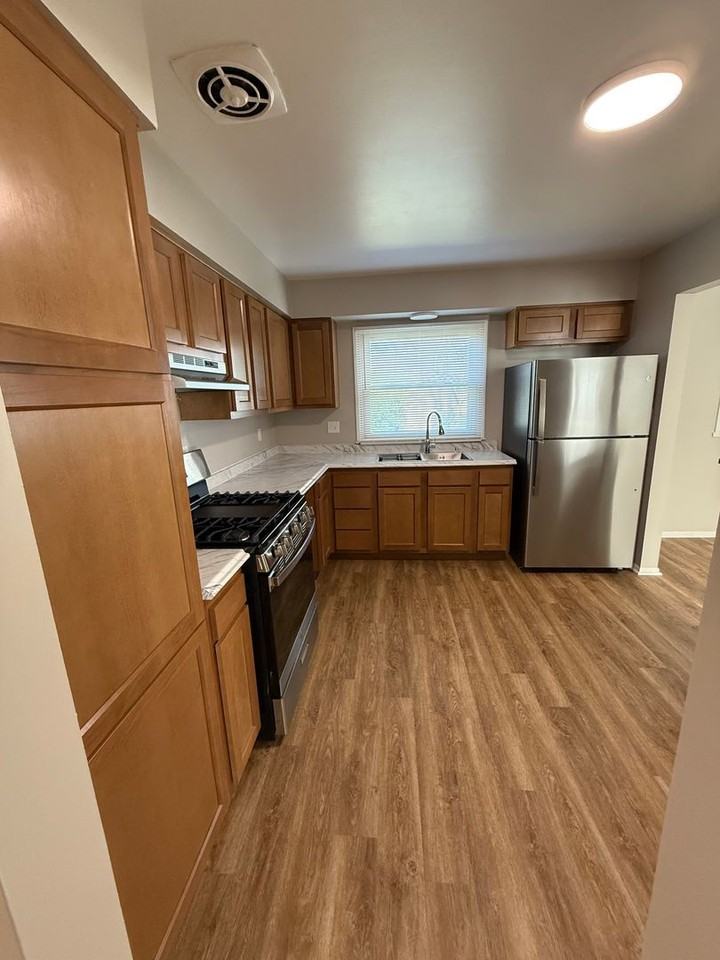 3405 Sandalwood Ln - Photo 4 of 23